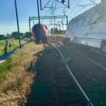 dois-comboios-colidem-na-polonia.-ha-pelo-menos-dois-feridos