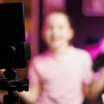 plano-contra-trabalho-infantil-alerta-para-violacoes-no-mundo-digital