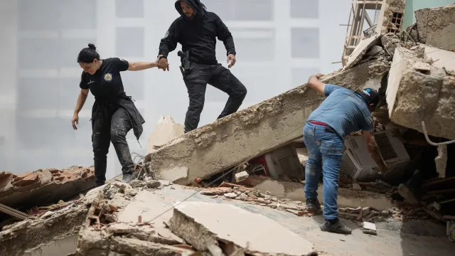 novo-balanco-sobe-para-235-mortos-e-4.300-feridos-apos-sismo-na-venezuela