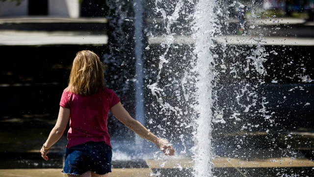 vaga-de-calor-na-europa-mata,-sobrecarrega-hospitais-e-anula-eventos
