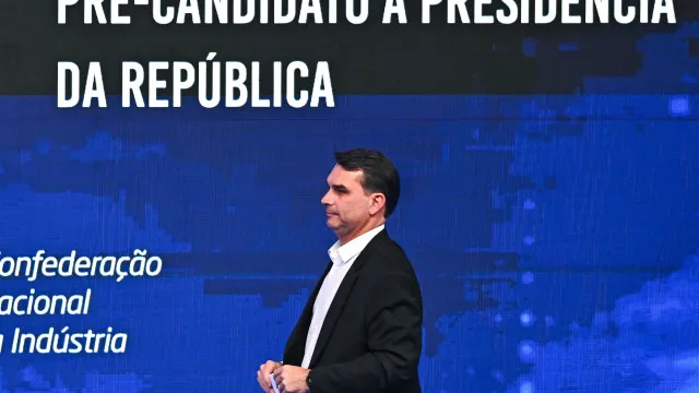 policia-conclui-que-flavio-bolsonaro-caluniou-lula-ao-atribuir-lhe-crimes