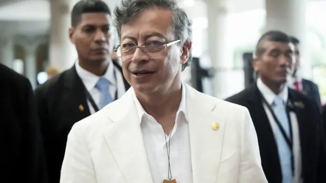 transicao-de-presidentes-na-colombia.-“que-venham-e-se-sentem”
