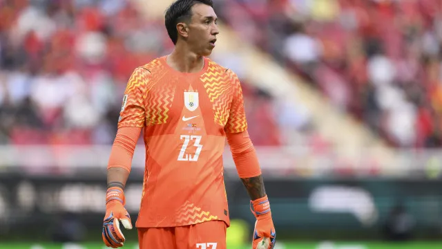 vilao-do-uruguai-na-copa,-muslera-havia-se-aposentado-da-selecao-em-2024