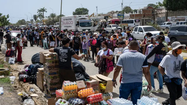 enviadas-2.600-toneladas-de-alimentos-e-agua-para-estado-de-la-guaira