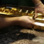 ouro-e-prata-caem-mais-de-2%-para-novos-minimos-desde-o-final-de-marco