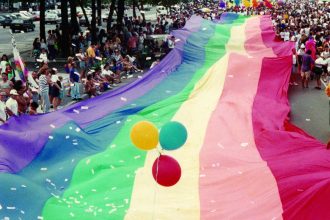dia-do-orgulho-lgbtqia+:-conheca-marcos-da-luta-por-direitos-no-brasil