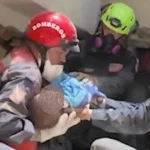 equipa-de-resgate-mostra-salvamento-de-mae-e-bebe:-“esperanca-perdura”