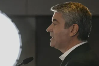 carneiro-promete-revisao-dos-estatutos-para-“breve”-e-ve-ps-“unido-e-coeso”