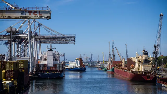 exportacoes-caem-1,4%-e-importacoes-sobem-4,7%-ate-abril