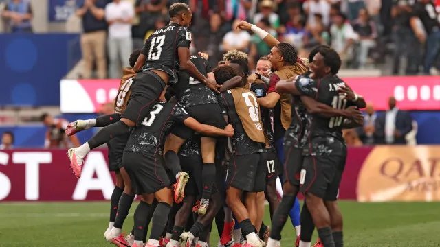 canada-vence-a-africa-do-sul-no-fim-e-avanca-as-oitavas-da-copa