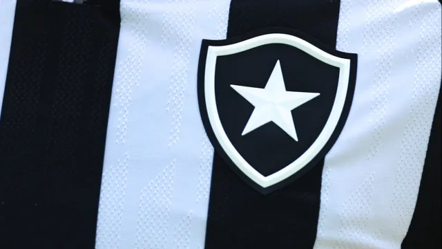fifa-encerra-transfer-ban-do-botafogo-no-caso-almada,-e-clube-tem-5-punicoes
