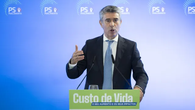 ps-acusa-governo-de-reter-casas-prontas-a-habitar-a-espera-de-eleicoes