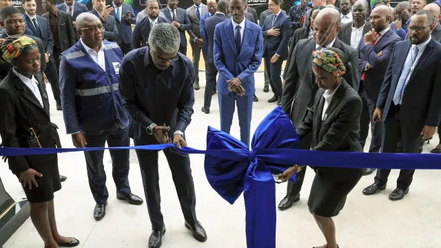 porto-de-luanda-cresce-23%-no-trafego-de-navios-e-investe-na-modernizacao