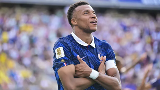 mbappe-ja-faz-historia,-ameaca-messi-e-deixa-cristiano-ronaldo-bem-longe