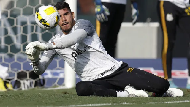 emprestimo-de-joao-paulo-termina,-mas-santos-nao-deve-utilizar-o-goleiro