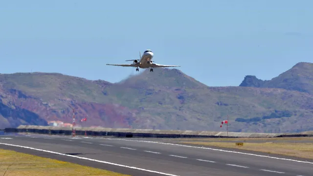 vento-leva-ao-cancelamento-de-30-voos-no-aeroporto-da-madeira