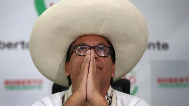 sanchez-recorre-a-comissao-para-travar-proclamacao-de-fujimori-no-peru