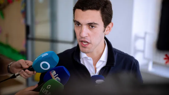 carneiro-“enganou-ou-foi-enganado”-sobre-“casas-prontas”,-diz-bugalho