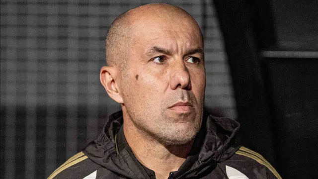 tecnico-do-flamengo-fala-sobre-plano-para-jogos-na-europa-e-analise-de-jovens-da-base