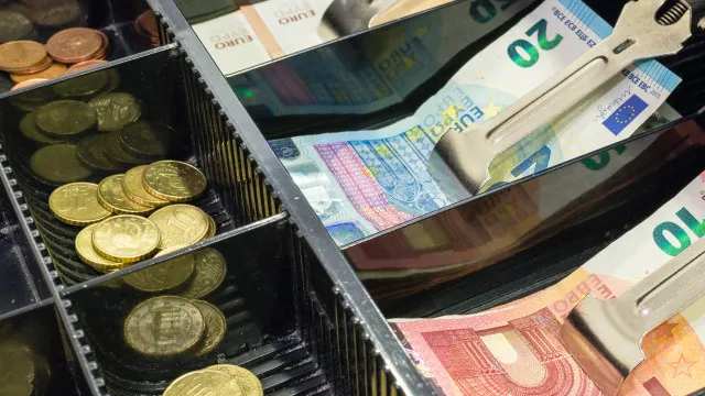 comprar-bens-essenciais-custa-menos-pela-primeira-vez-desde-marco