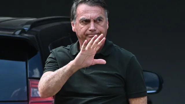 supremo-brasileiro-mantem-prisao-domiciliaria-de-jair-bolsonaro