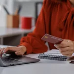 tres-euros!-a-partir-de-hoje,-ha-uma-nova-taxa-em-algumas-compras-online