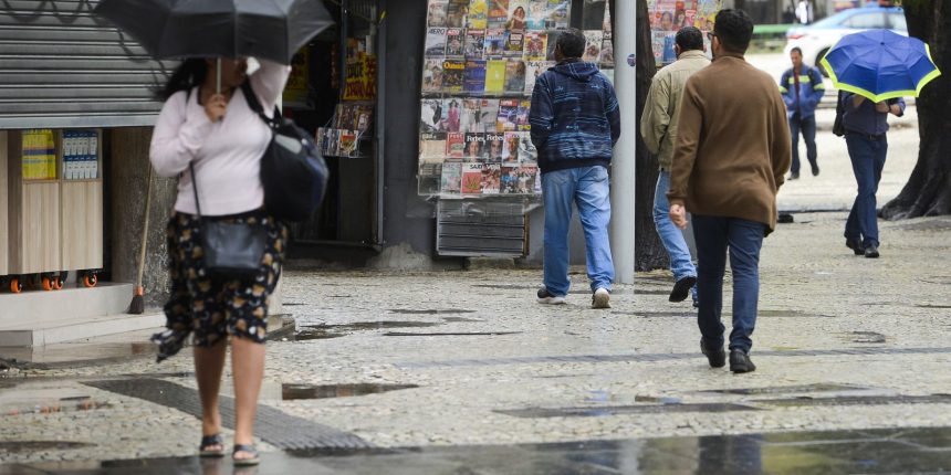 marinha-emite-alerta-de-ressaca-no-rio-com-ondas-de-2,5-metros
