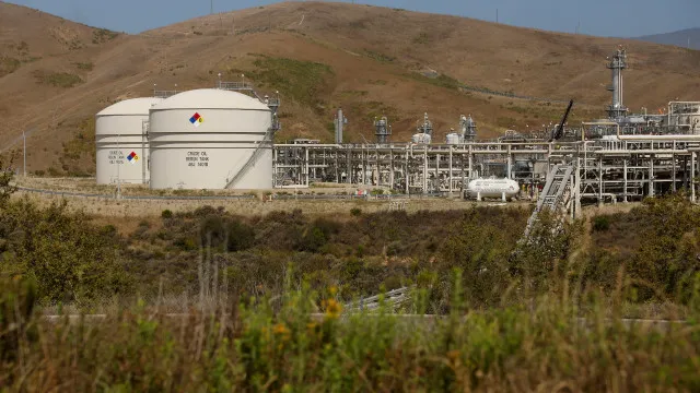 opep+-admite-aumentar-oferta-de-petroleo-bruto-pelo-5.o-mes-consecutivo