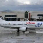 passageiros-retidos-em-aviao-com-50oc-apos-problema-no-ar-condicionado