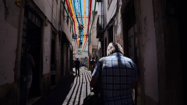 reformados-recebem-pensao-mais-recheada-este-mes:-veja-as-datas