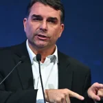 flavio-bolsonaro-afirma-nos-eua-que-nova-tarifa-iria-premiar-governantes