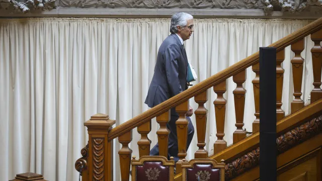 aguiar-branco-indefere-pedido-de-debate-de-urgencia-do-chega-sobre-exames