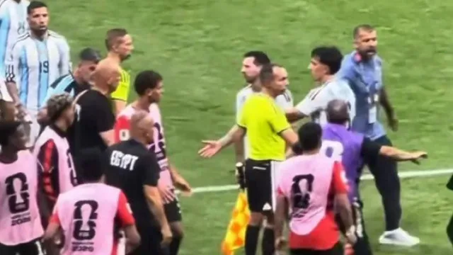 tecnico-do-egito-faz-gesto-polemico-para-messi-apos-eliminacao;-veja
