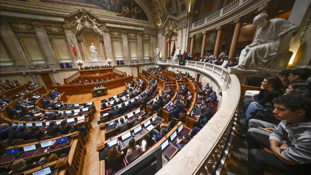 psd-adia-novamente-votacao-na-especialidade-da-chamada-lei-das-burcas