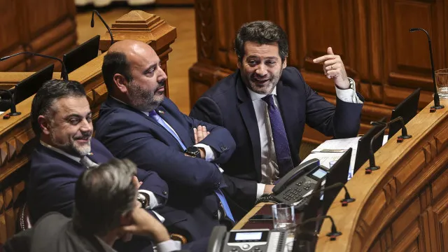 tres-horas-depois,-deputado-do-chega-recua-no-pedido-para-sair-da-bancada