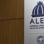 deputados-do-rj-aprovam-tornozeleira-rosa-para-agressores-de-mulheres