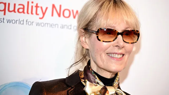 e.-jean-carroll-recebe-5,8-milhoes-no-caso-de-ataque-sexual-por-trump