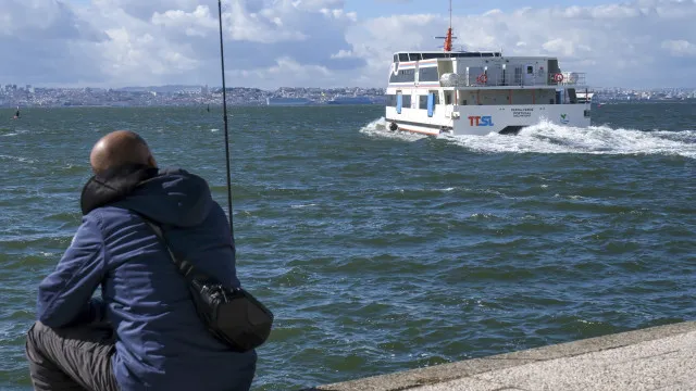 atencao,-passageiros:-arranca-hoje-ligacao-fluvial-entre-almada-e-oeiras
