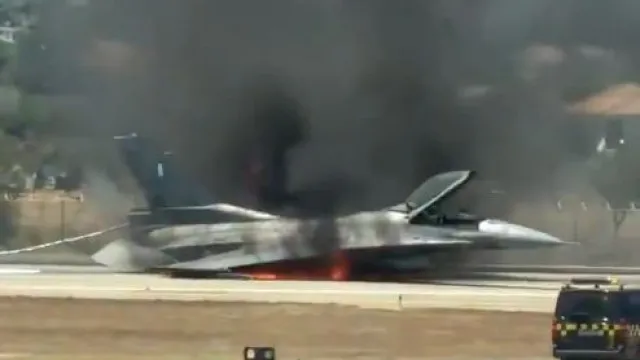caca-faz-aterragem-forcada-em-ilha-grega-apos-incendiar-se-em-pleno-ar