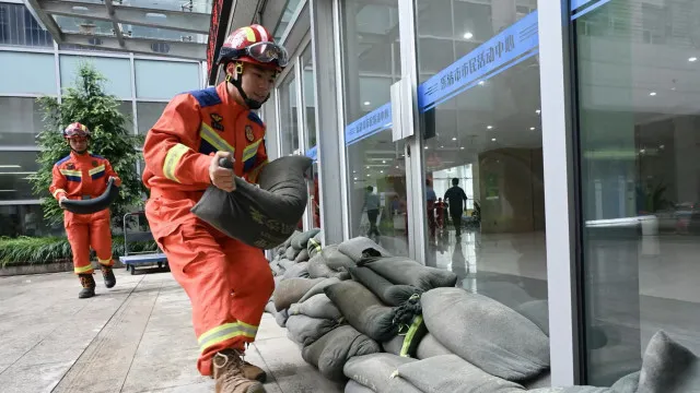 tufao-bavi-atinge-leste-da-china-(1,7-milhoes-de-pessoas-foram-retiradas)