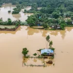 mais-de-50-mortos-e-rasto-de-destruicao:-imagens-das-cheias-no-bangladesh