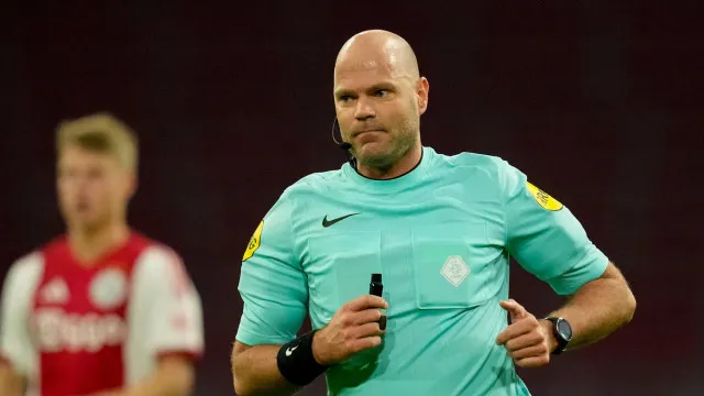 morre-rob-dieperink,-arbitro-riscado-da-copa-do-mundo-apos-ser-detido