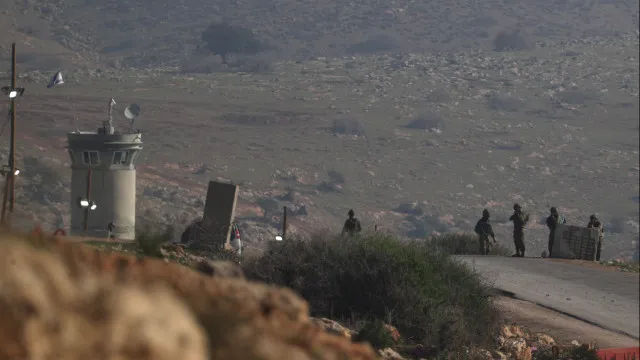 cem-israelitas-atacam-aldeia-palestiniana-e-destroem-bens