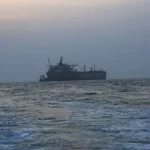 petroleiro-noruegues-atingido-ao-largo-da-costa-de-oma
