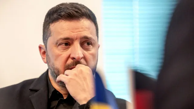 zelensky-celebra-novos-ataques-a-refinaria-e-a-petroleiros-no-mar-de-azov