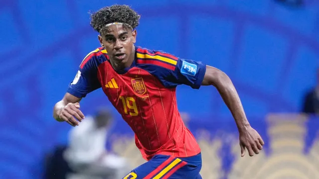 lamine-yamal-faz-declaracao-a-namorada-antes-de-semifinal-da-copa-do-mundo