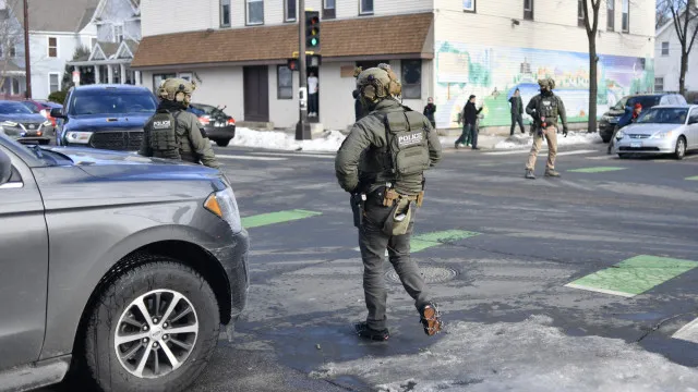 homem-morre-atropelado-por-camiao-enquanto-fugia-ao-ice-na-florida