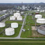 petroleo-brent-sobe-5%-apos-novos-ataques-no-medio-oriente