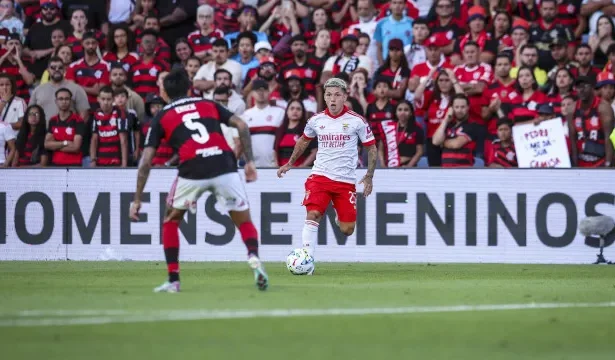 argentino-do-benfica-reage-as-vaias-do-flamengo-com-recado-nas-redes
