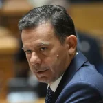montenegro-abre-ultimo-debate-antes-das-ferias-com-exames-em-polemica